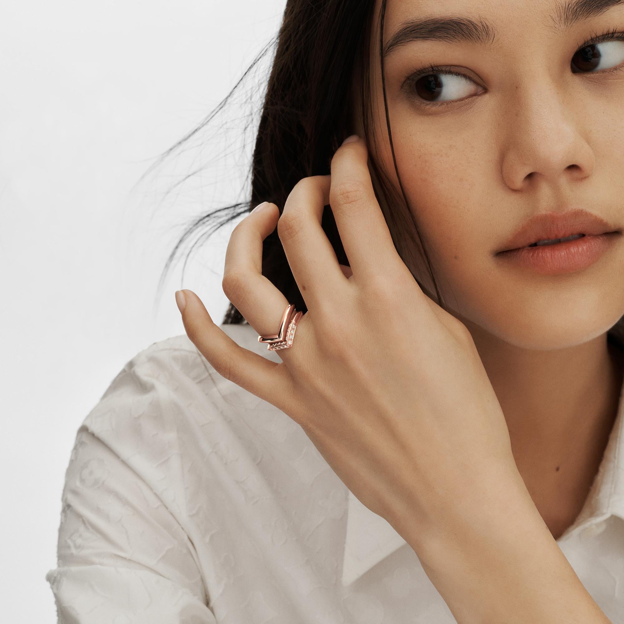 LV Diamonds V Ring, Pink Gold - Categories Q9Y44I | LOUIS VUITTON